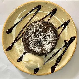 SICAK ÇİKOLATALI KEK