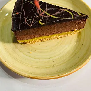 DUBAİ ÇİKOLATALI PASTA