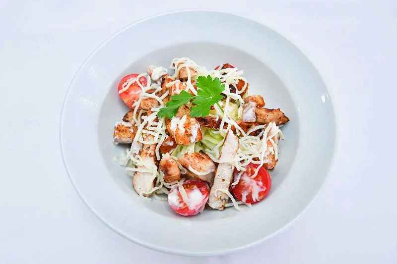 TAVUKLU SEZAR SALATA