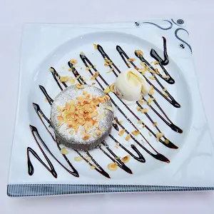 SICAK ÇİKOLATALI KEK