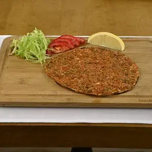 Nar Ekşili Cevizli Lahmacun