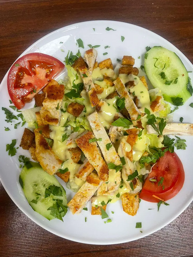 TAVUKLU SEZAR SALATA