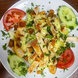 TAVUKLU SEZAR SALATA