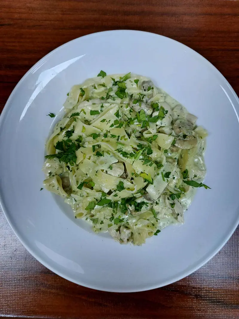 FETTUCİNİ ALFREDO