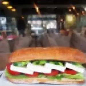 SANDVİÇLER  (Sandwiches)