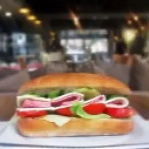 Kaşarlı Salamlı Sandviç