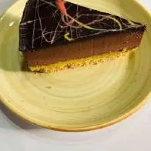 DUBAİ ÇİKOLATALI PASTA