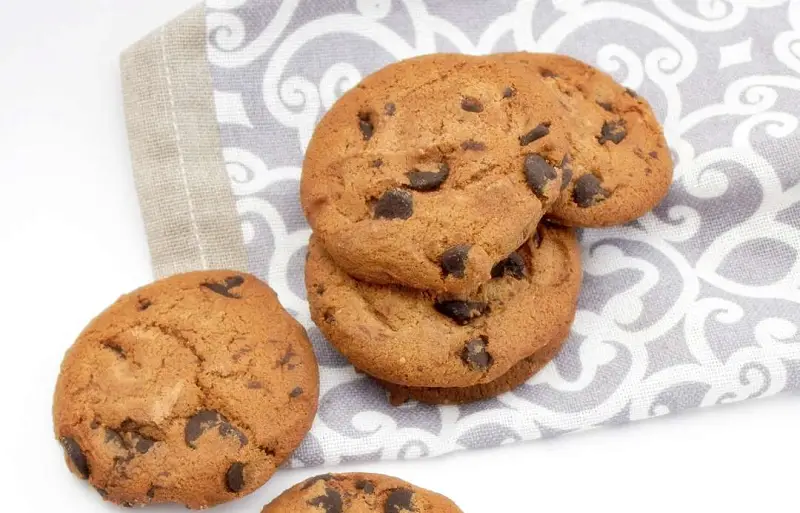 Sütlü Çikolatalı Kurabiye